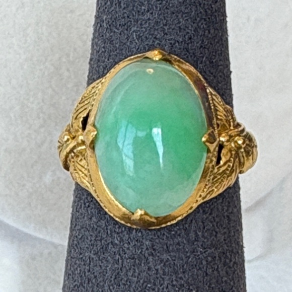 Vintage Hi-Karat Natural Green Jadeite Women's Ring - Picture 1 of 6